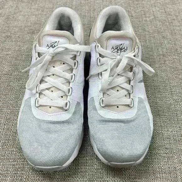 Athletic_Shoes